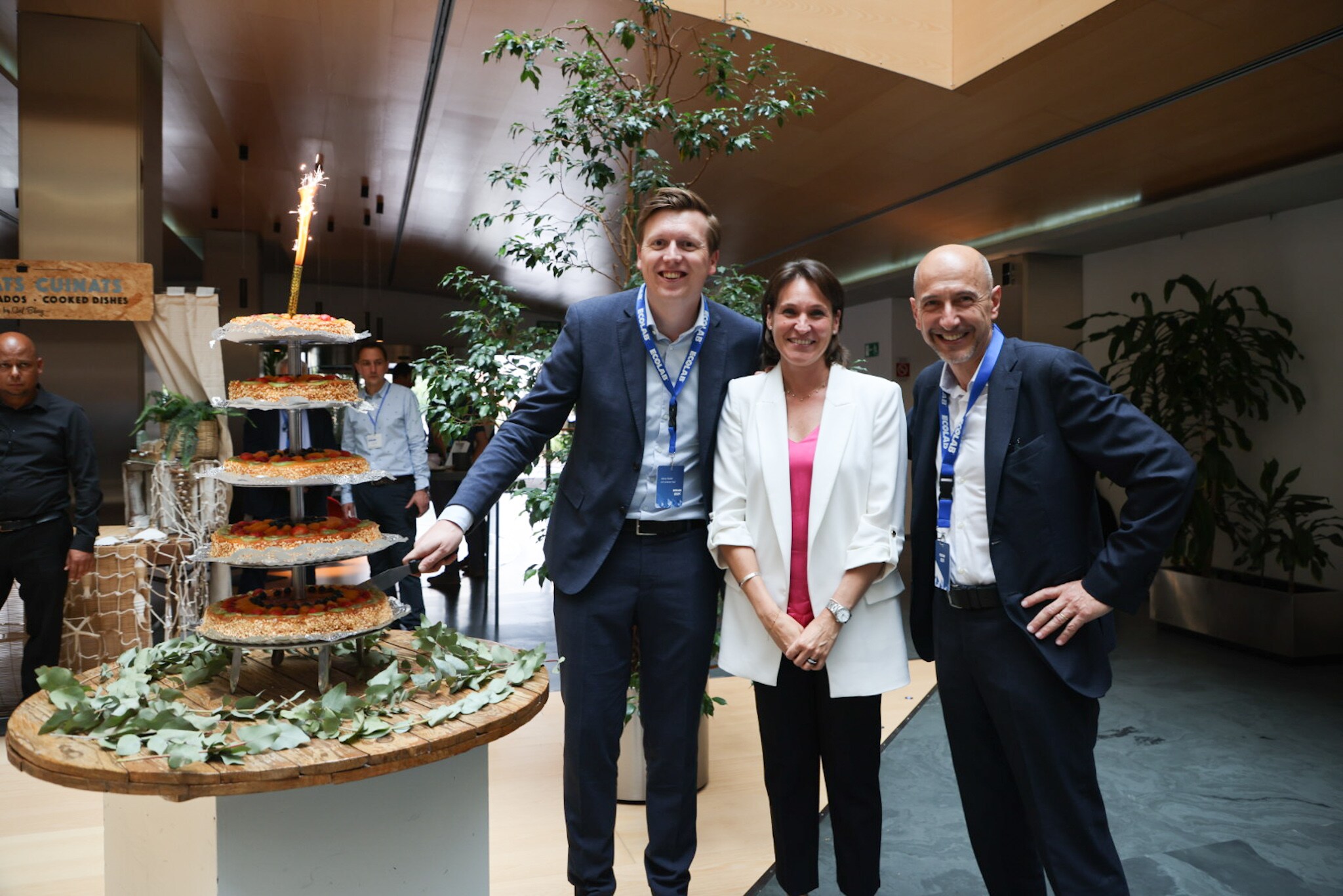 Ecolab's 100th birthday cake 