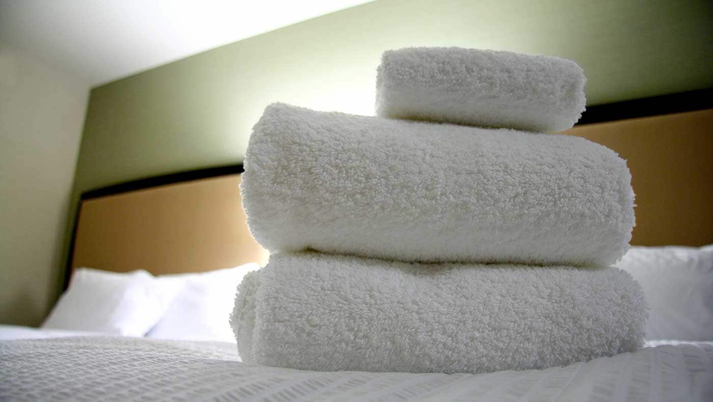 FoldedTowelsonBed