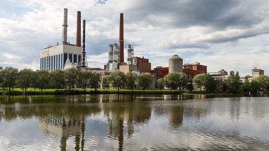 iStock_41923868_XXLARGE_paper_mill_trees_river.jpg